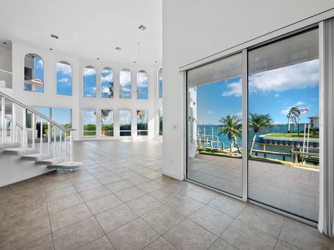 A home in LONGBOAT KEY