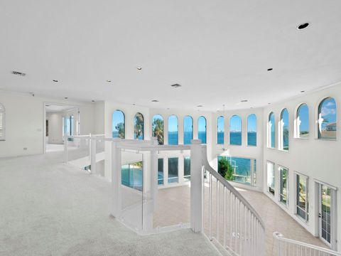 A home in LONGBOAT KEY