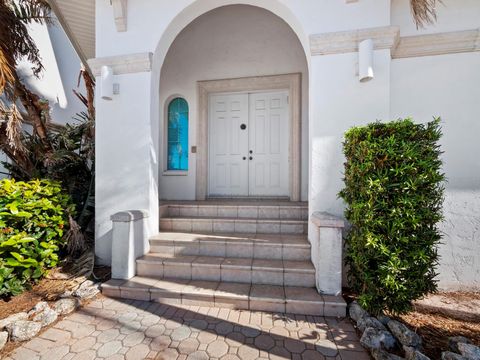 A home in LONGBOAT KEY