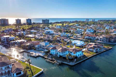 A home in LONGBOAT KEY