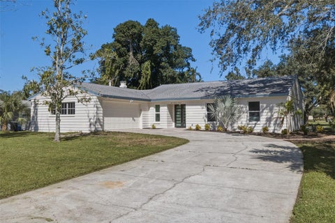 Photo of 111 58th Avenue S, St Petersburg, FL 33705 (MLS # TB8553185)