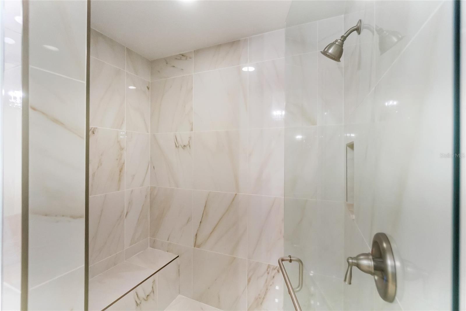 THE BEACH RESIDENCES - Residential