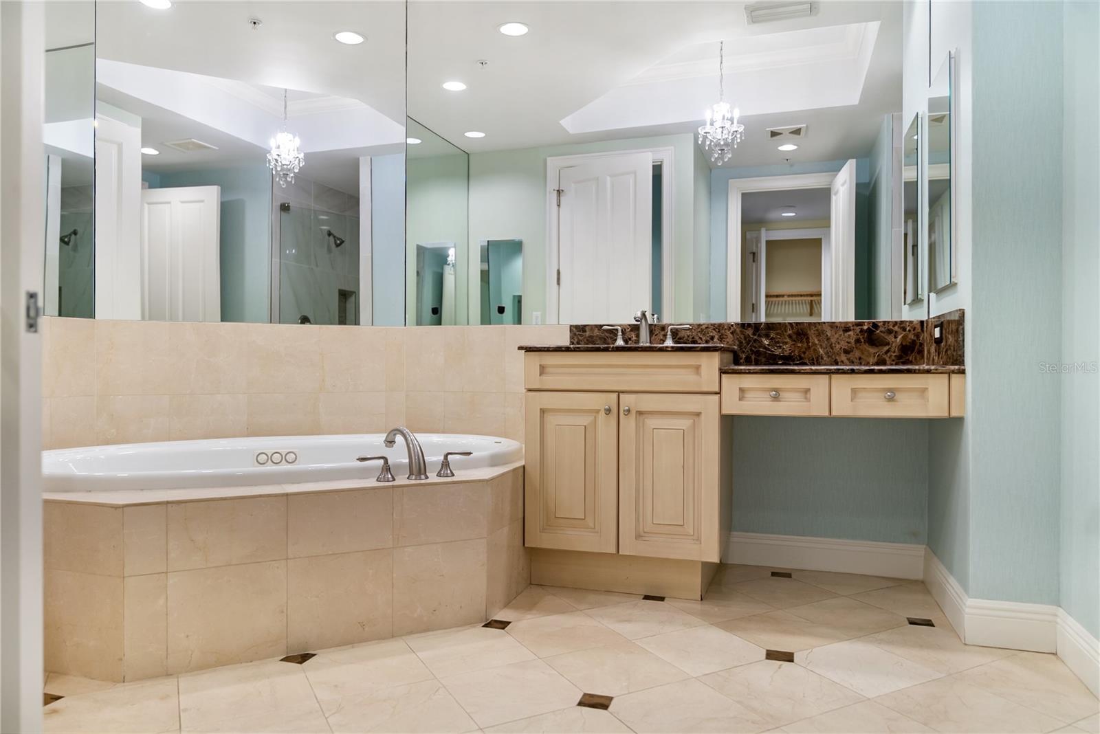 THE BEACH RESIDENCES - Residential