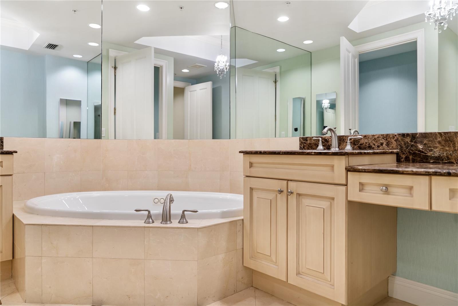 THE BEACH RESIDENCES - Residential