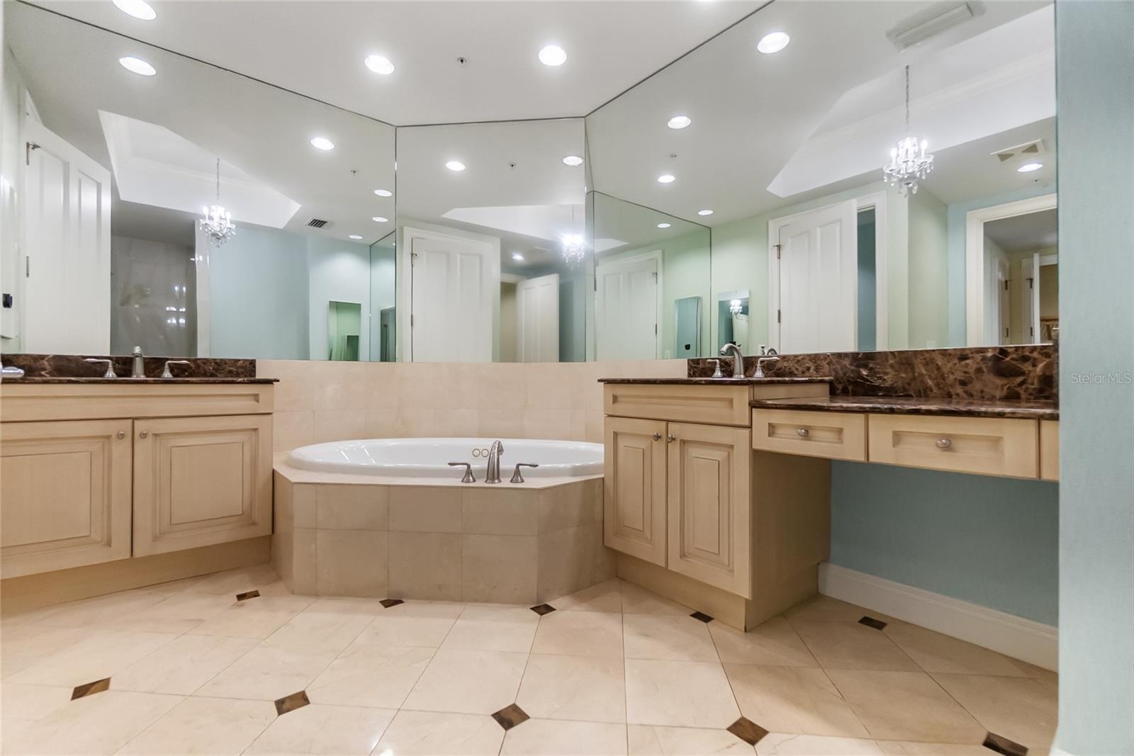 THE BEACH RESIDENCES - Residential