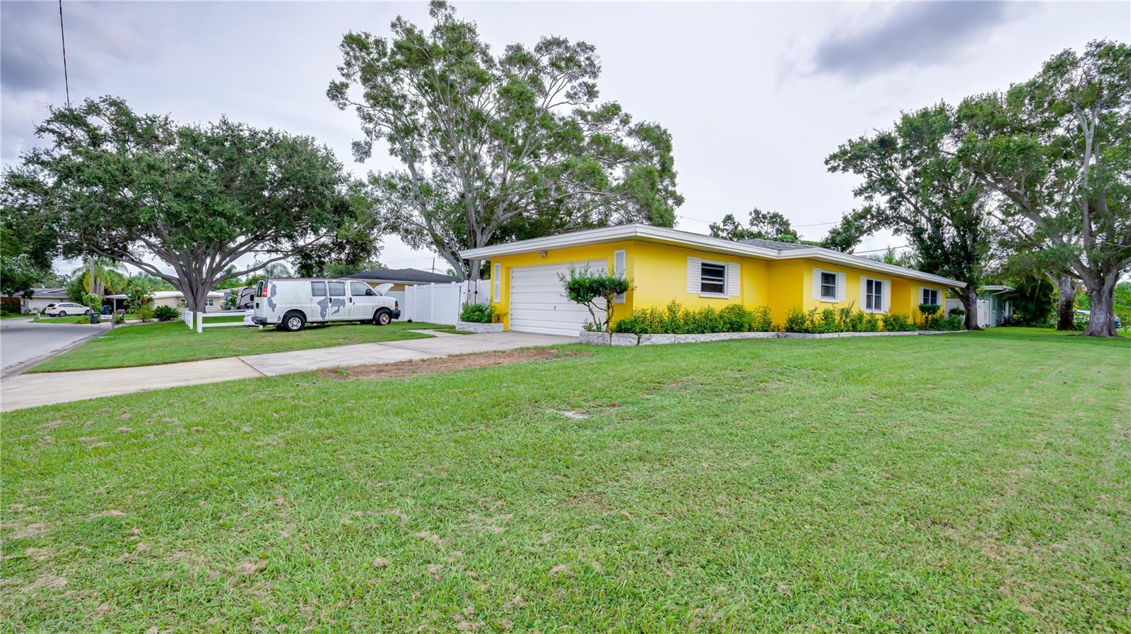 1729 KENILWORTH DRIVE