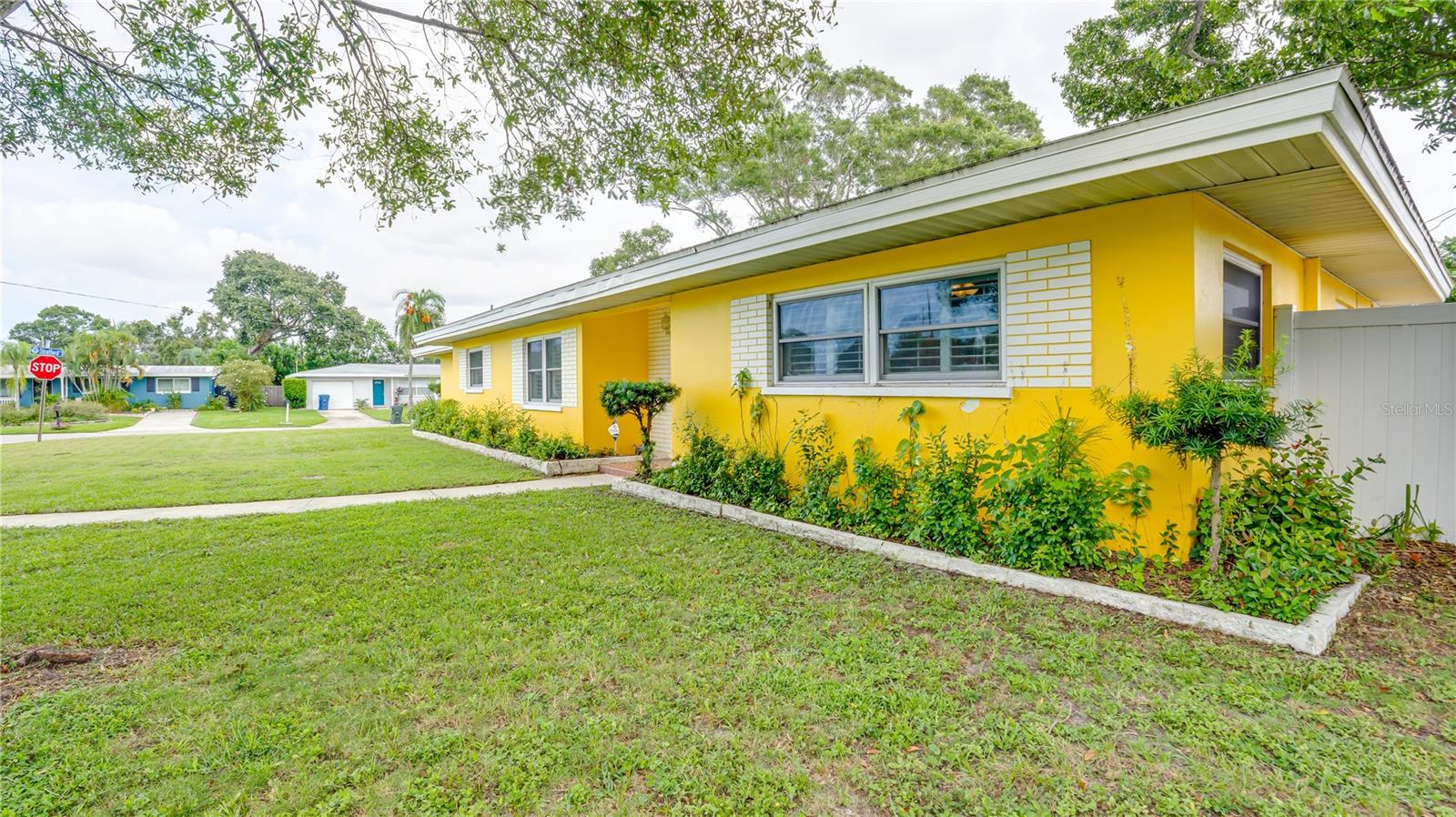 1729 KENILWORTH DRIVE
