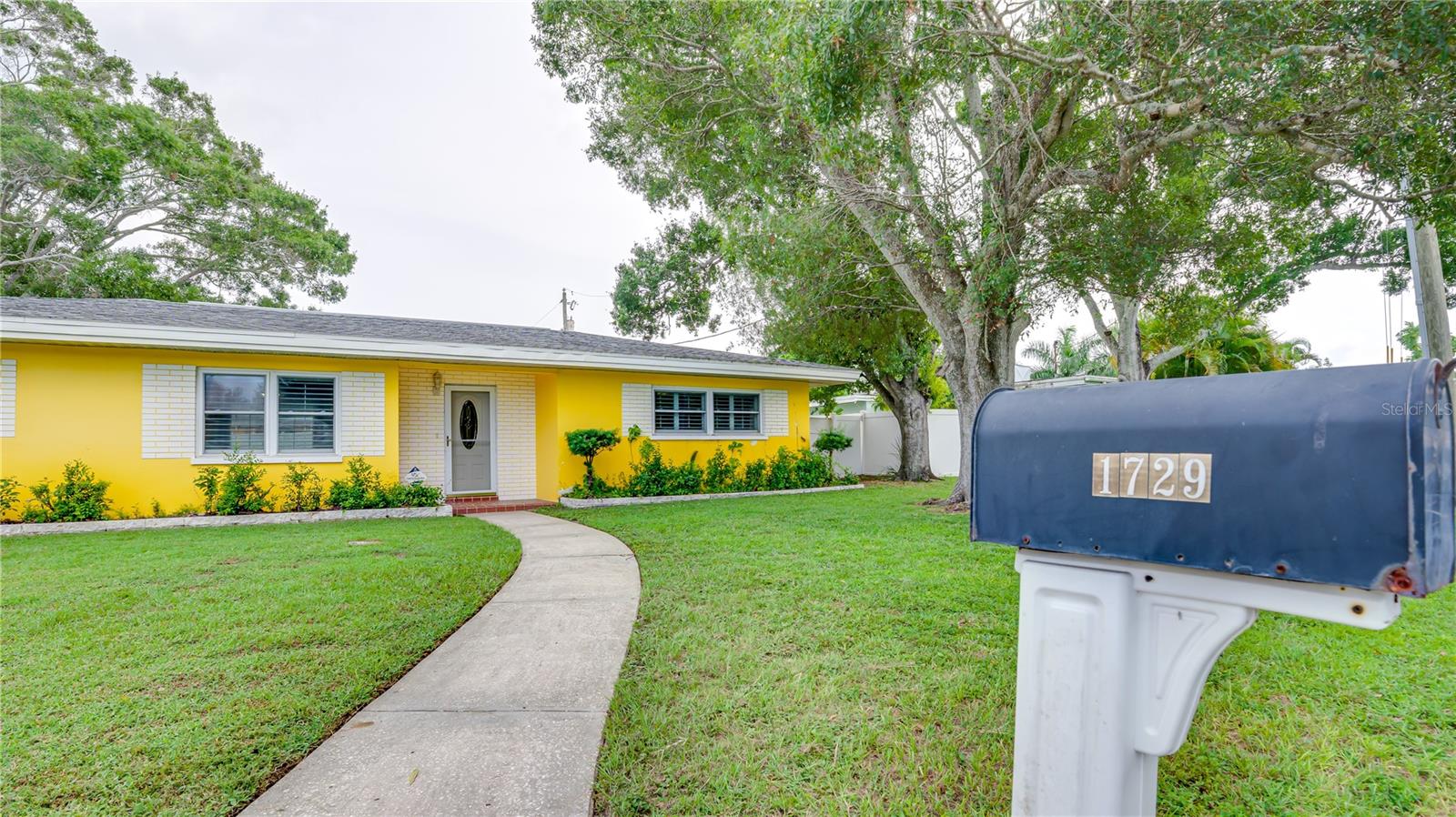 1729 KENILWORTH DRIVE