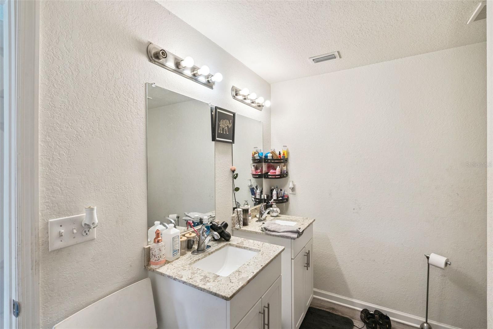 MARION OAKS UN 9 - Residential