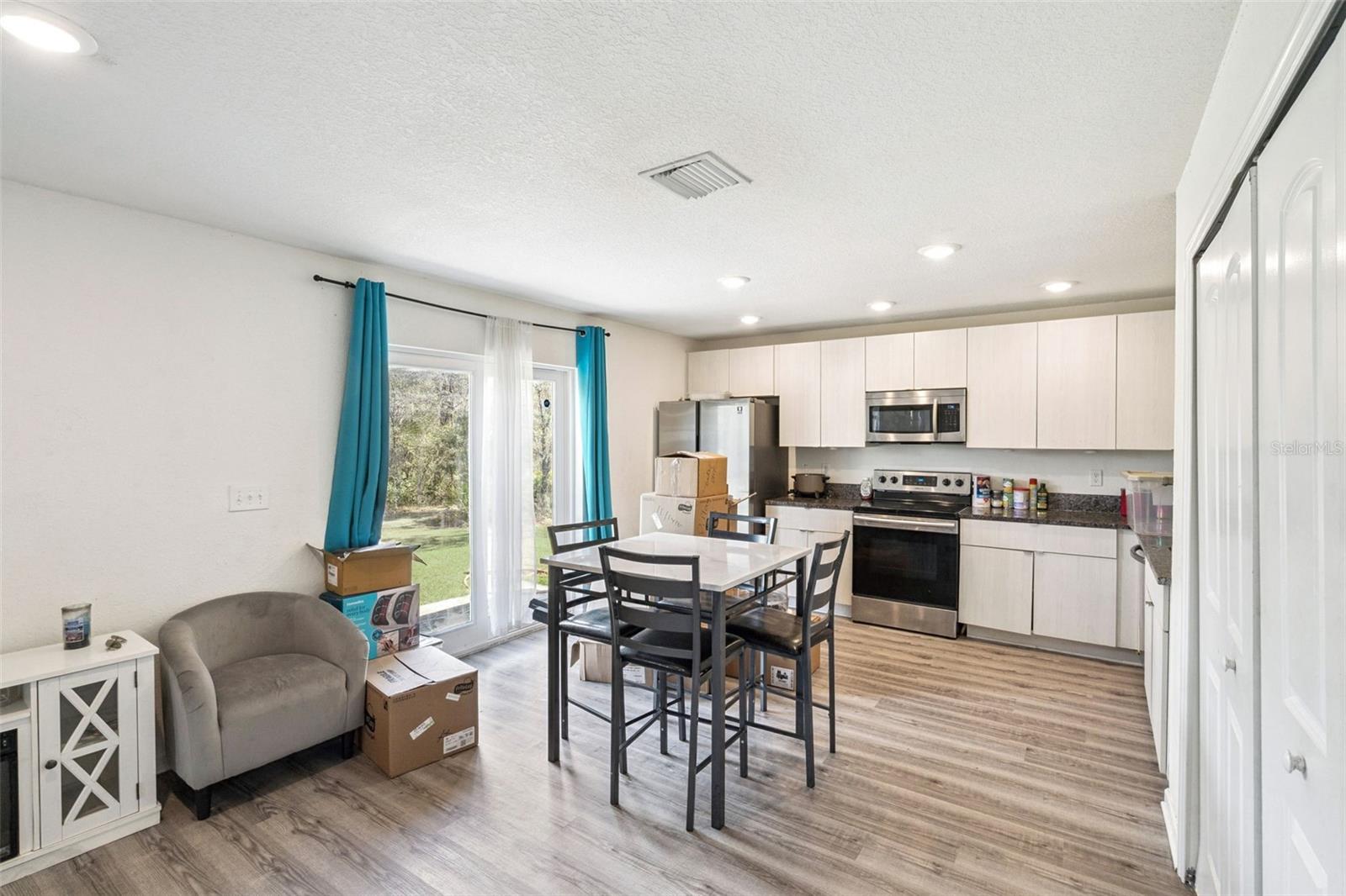 MARION OAKS UN 9 - Residential