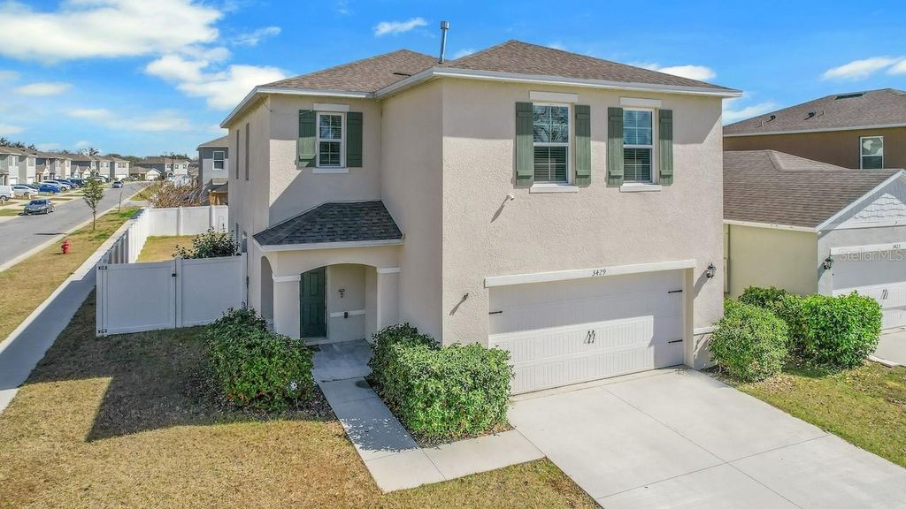 Photo of 3429 Curlew Avenue, Leesburg, FL 34748 (MLS # O6383761)