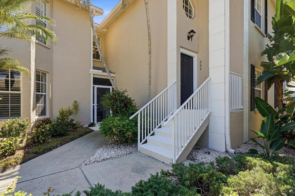 Photo of 111 Woodbridge Drive #204, Venice, FL 34293 (MLS # N6145945)