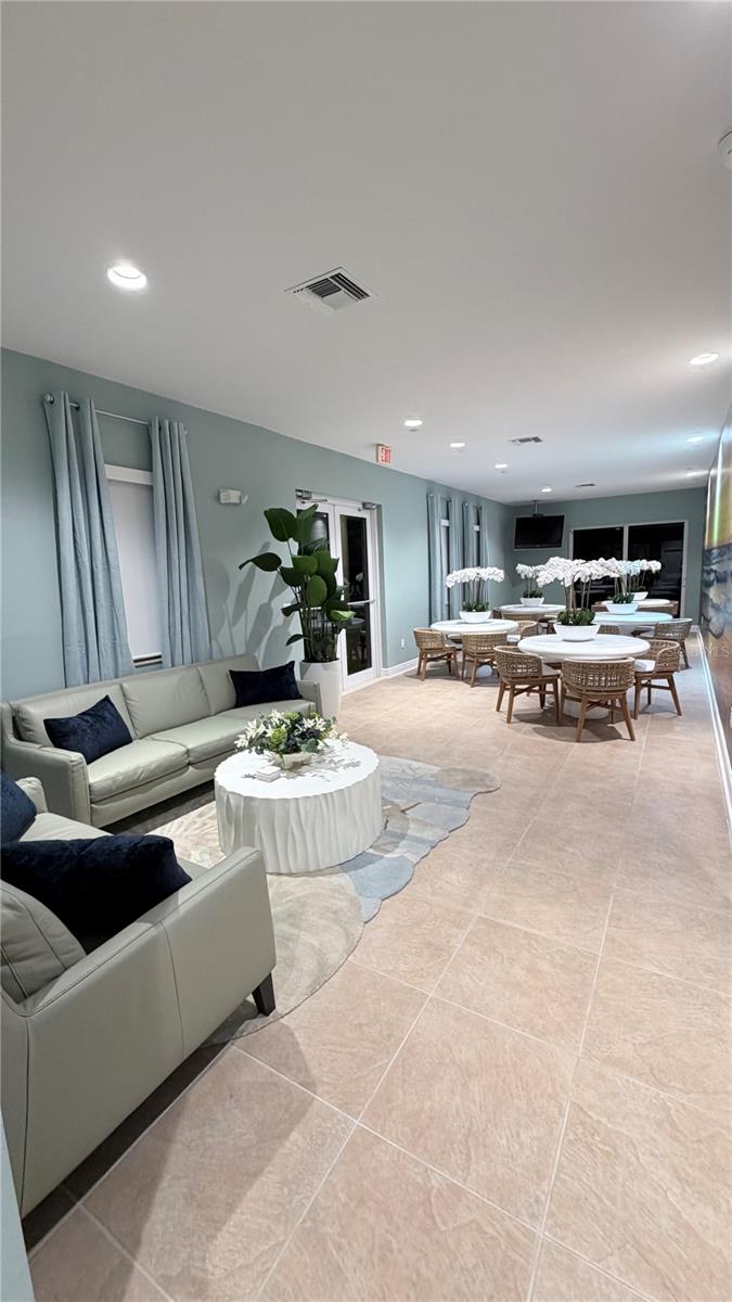 LAS BRISAS CONDO - Residential Lease