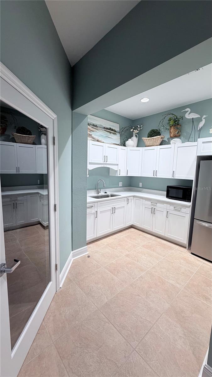 LAS BRISAS CONDO - Residential Lease