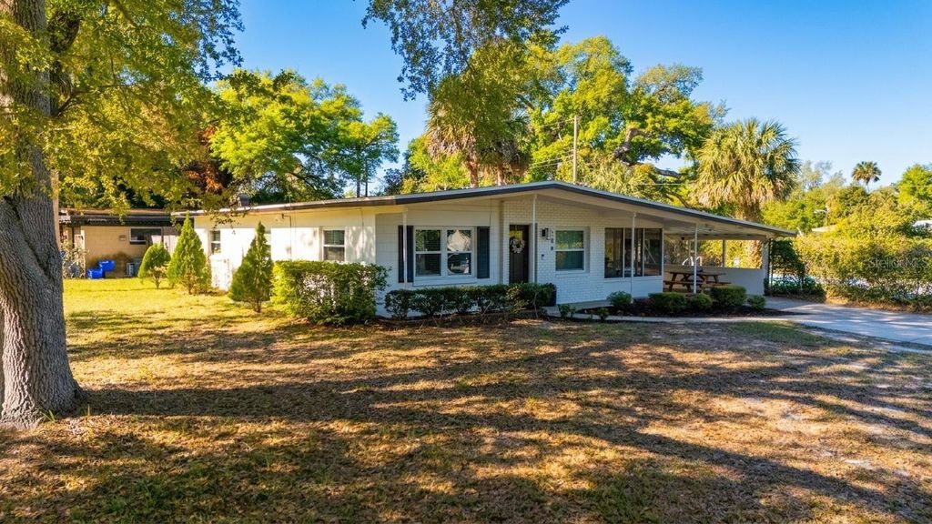 Photo of 106 E Jinkins Circle, Sanford, FL 32773 (MLS # O6393921)