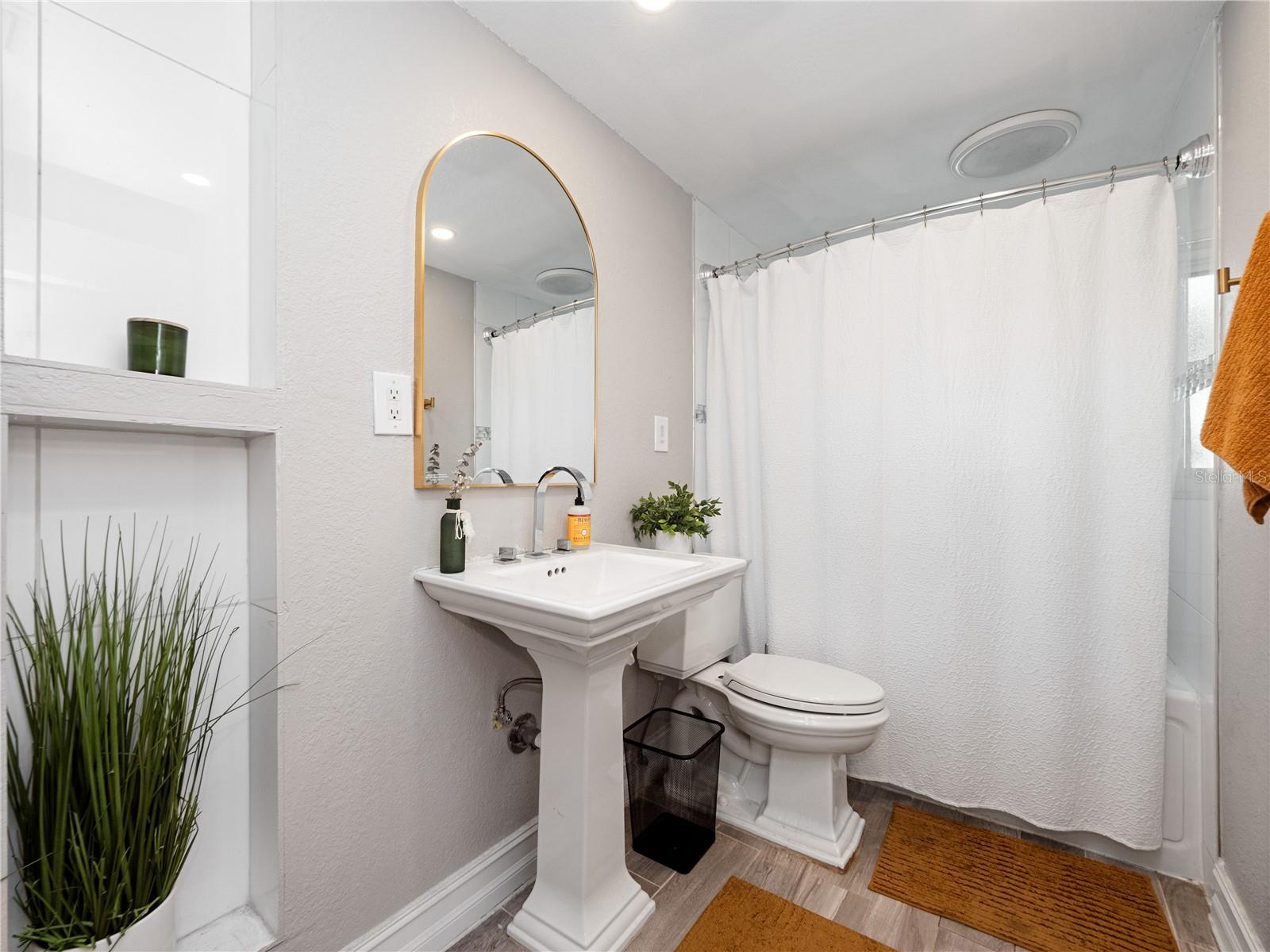 SOUTH PINECREST 4TH ADD - Residential