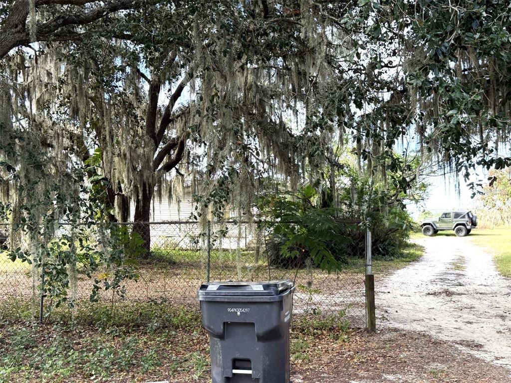 Photo of 885 Marty Lane, Bartow, FL 33830 (MLS # L4957982)