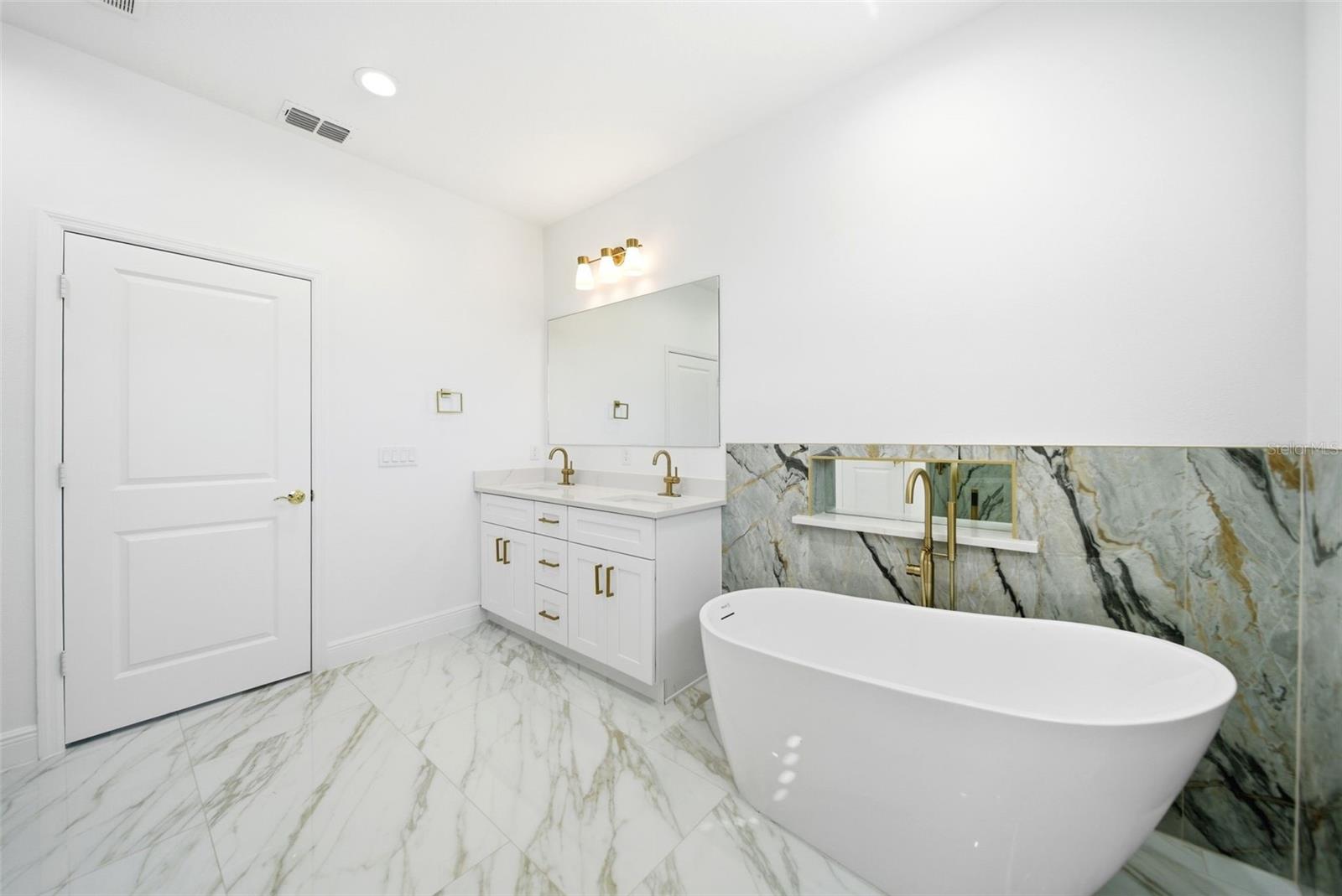 FROSTS ADD 2 TO ALTAMONTE - Residential