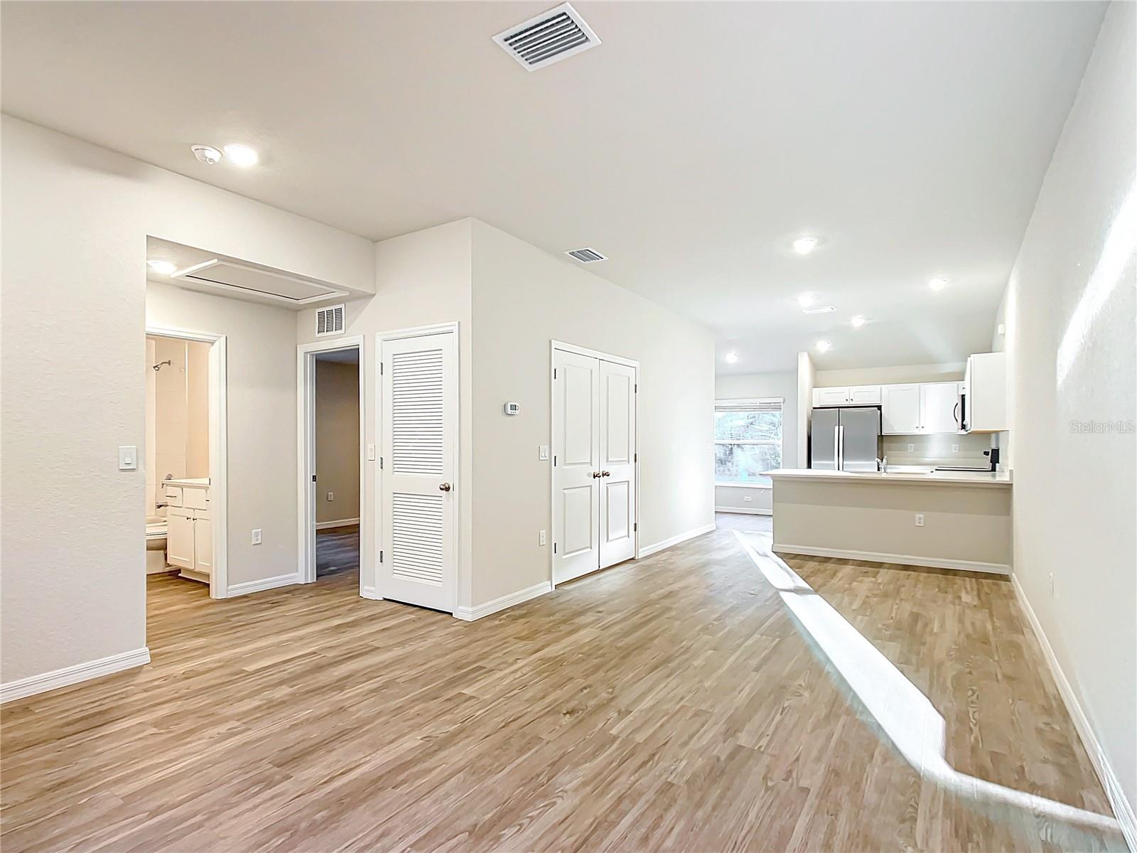 3255 E PORTER STREET