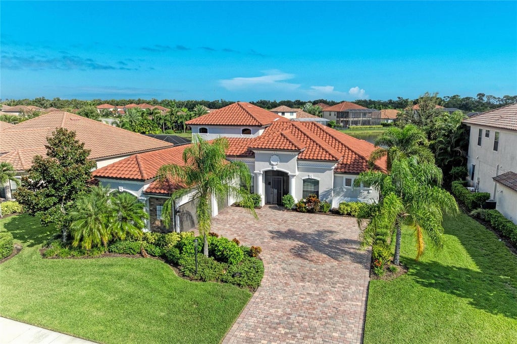 Photo of 5672 Cloverleaf Run, Lakewood Ranch, FL 34211 (MLS # A4706450)
