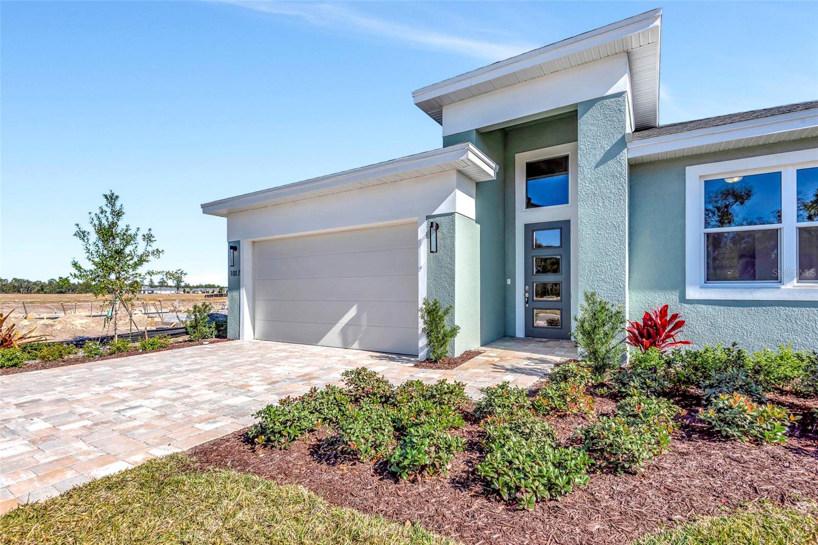 1017 LILIANA DRIVE