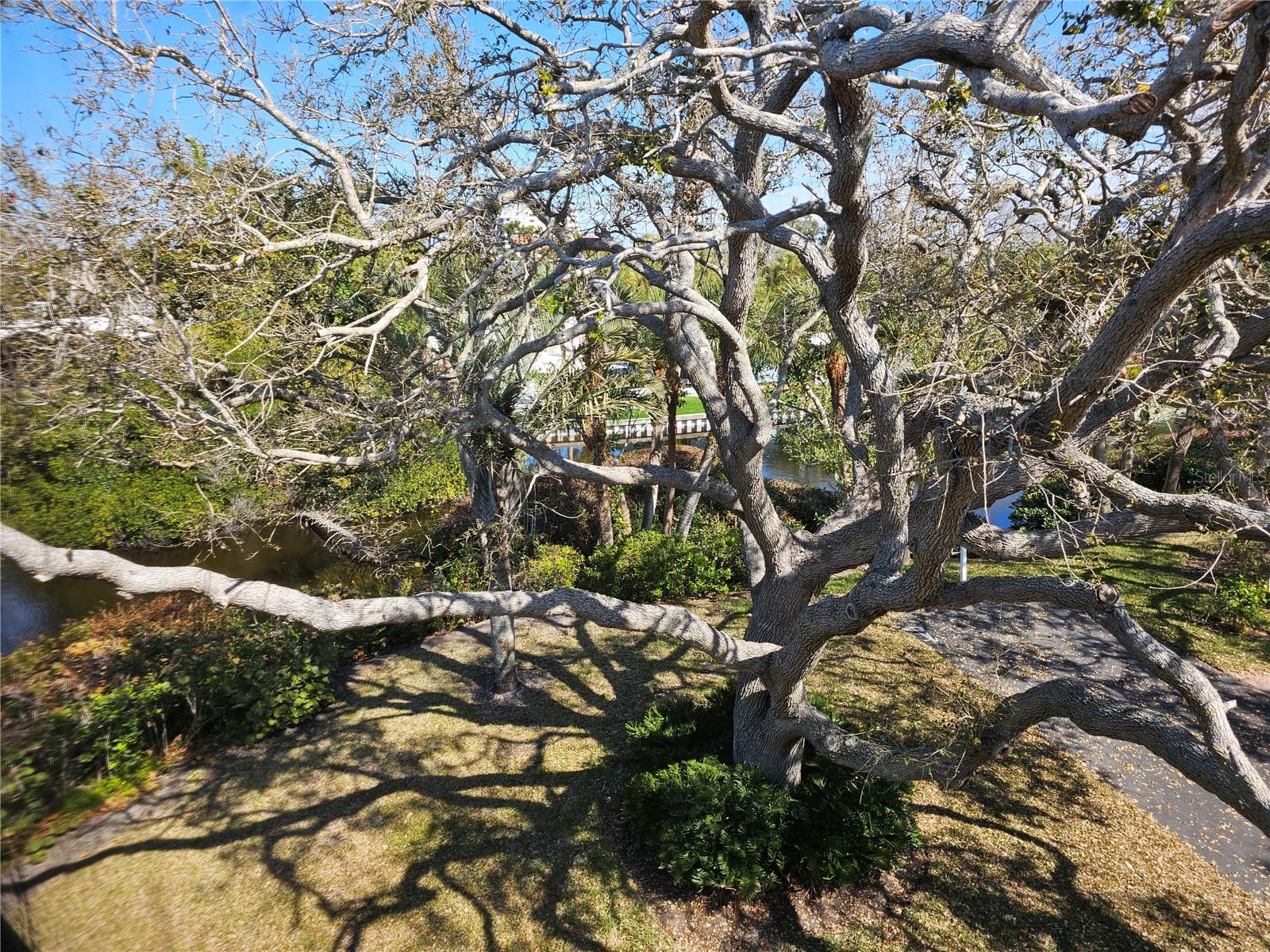 WHISPERING SANDS SEC 2 - Residential