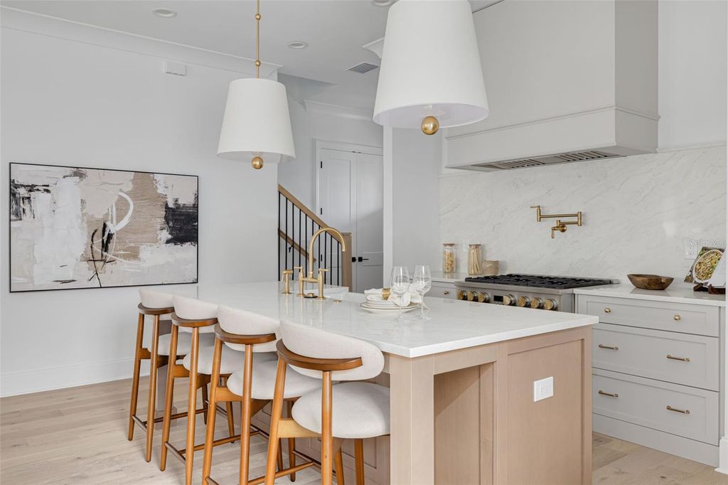 Photo of 246 23rd Avenue SE, St Petersburg, FL 33705 (MLS # TB8409289)