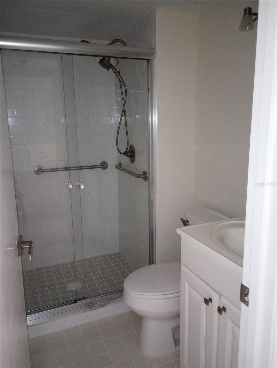 GLEN OAKS GARDEN APTS 2 PH2 - Residential