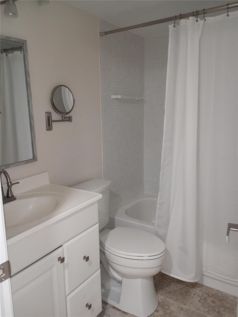 GLEN OAKS GARDEN APTS 2 PH2 - Residential