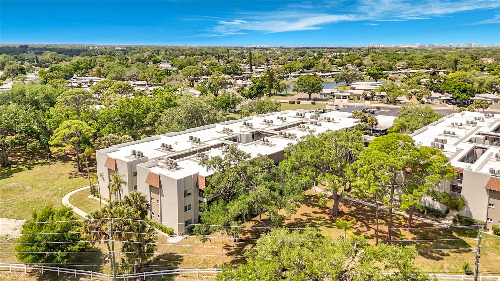 1310 GLEN OAKS DRIVE E 183E