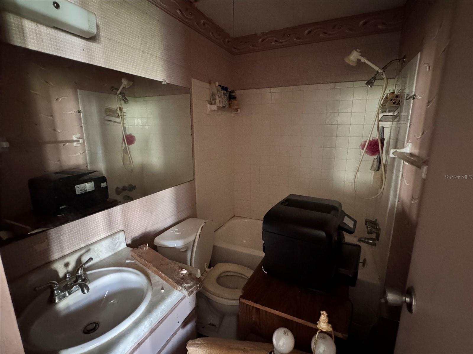 WOODSIDE VILLAGE CONDO - Residential