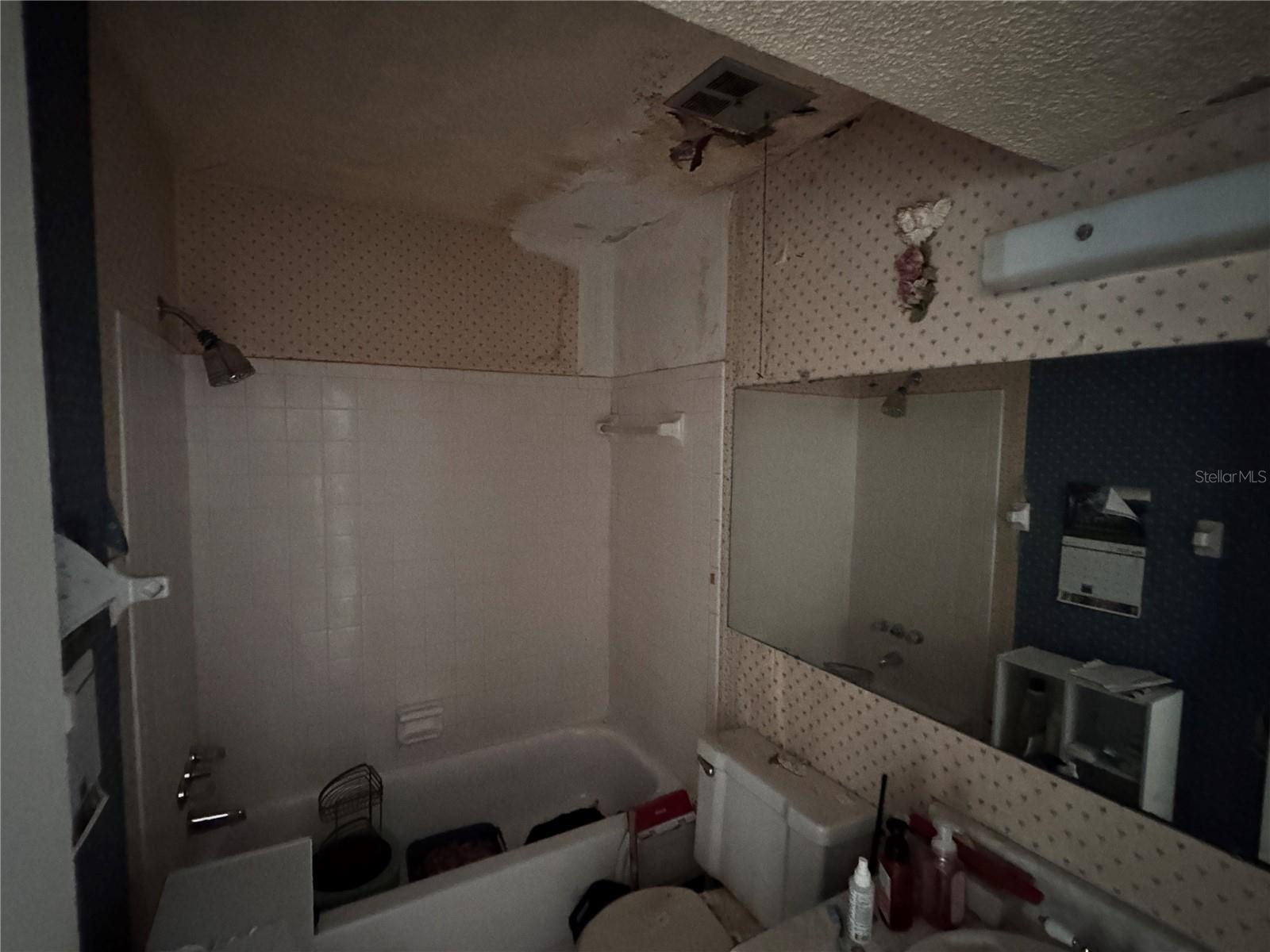 WOODSIDE VILLAGE CONDO - Residential