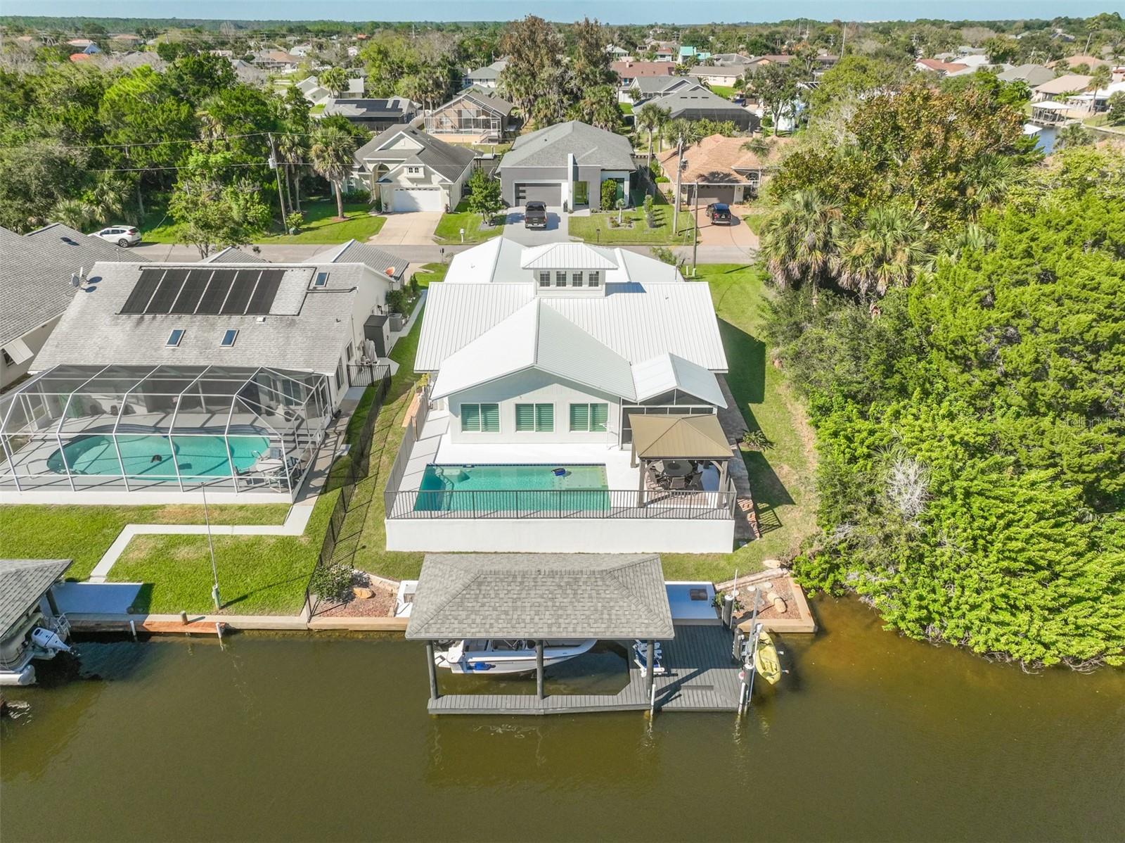 8 CROSSGATE COURT E