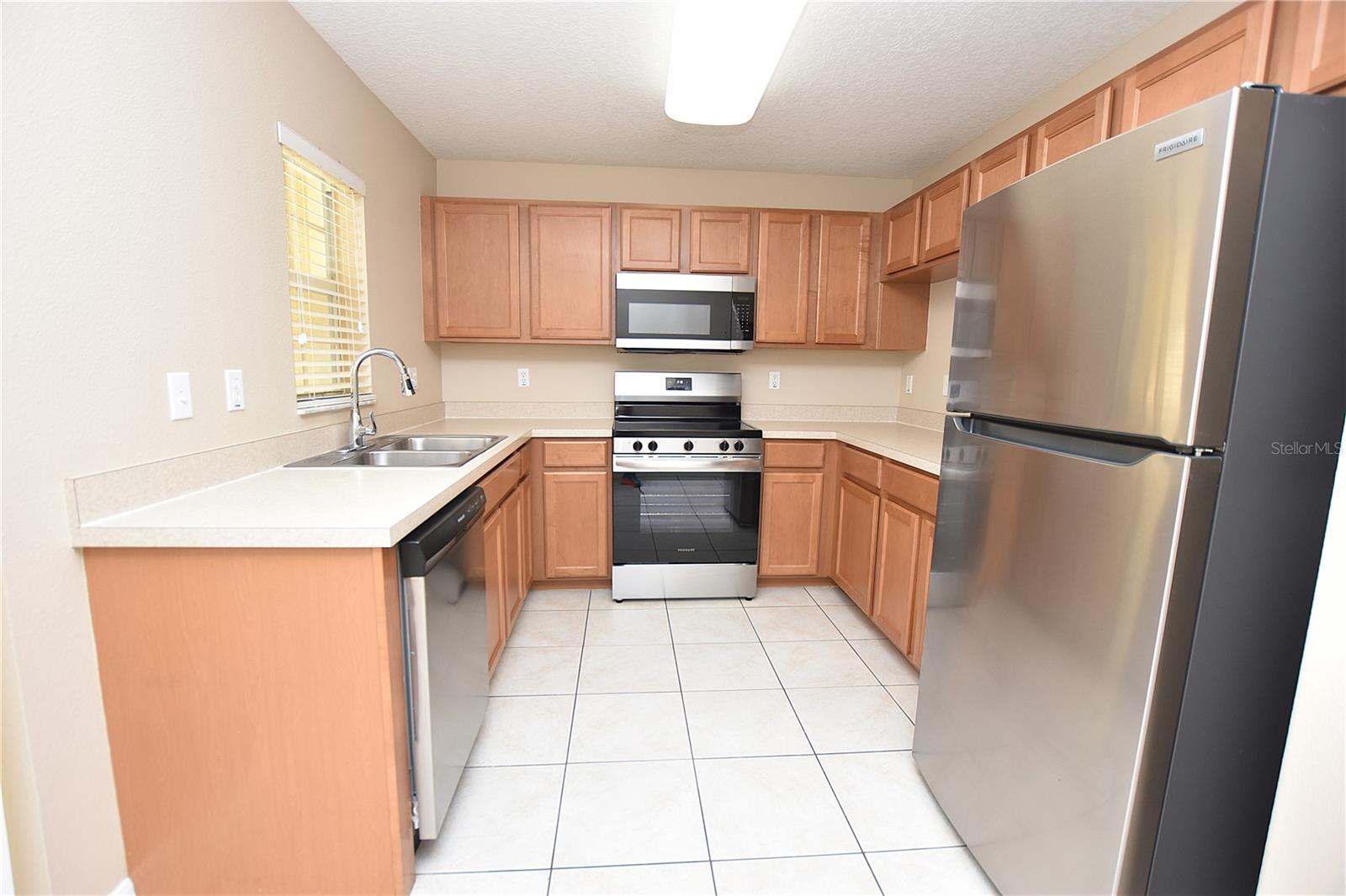 COBBLESTONE LANDING TWNHMS CONDO - Residential