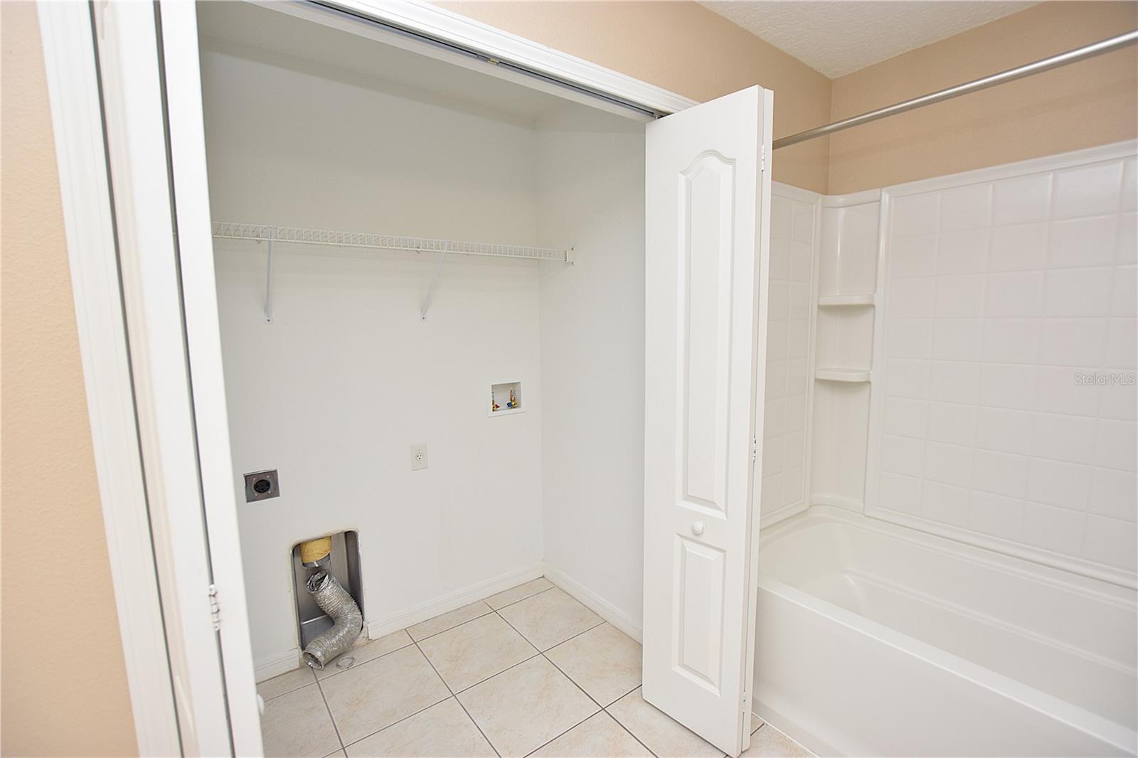 COBBLESTONE LANDING TWNHMS CONDO - Residential