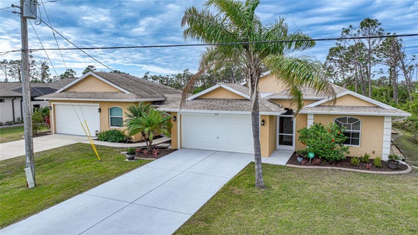 215 AUSTRALIAN DR, ROTONDA WEST, FL 33947 - Image d8f8cc691e91287fcf3d1214f6cbec23/3553084612