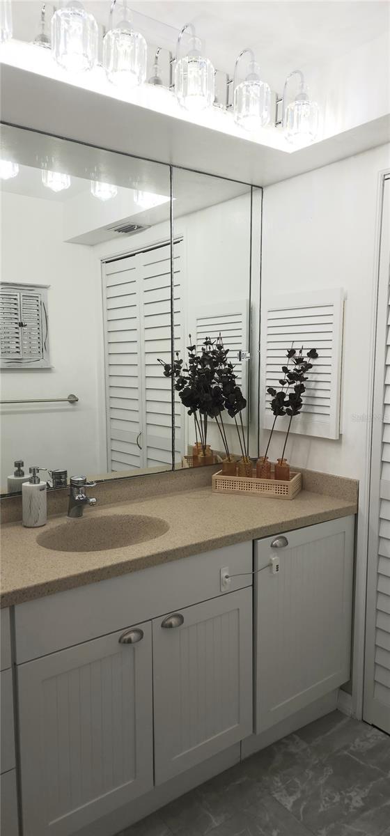 BAYSIDE CONDO - Residential