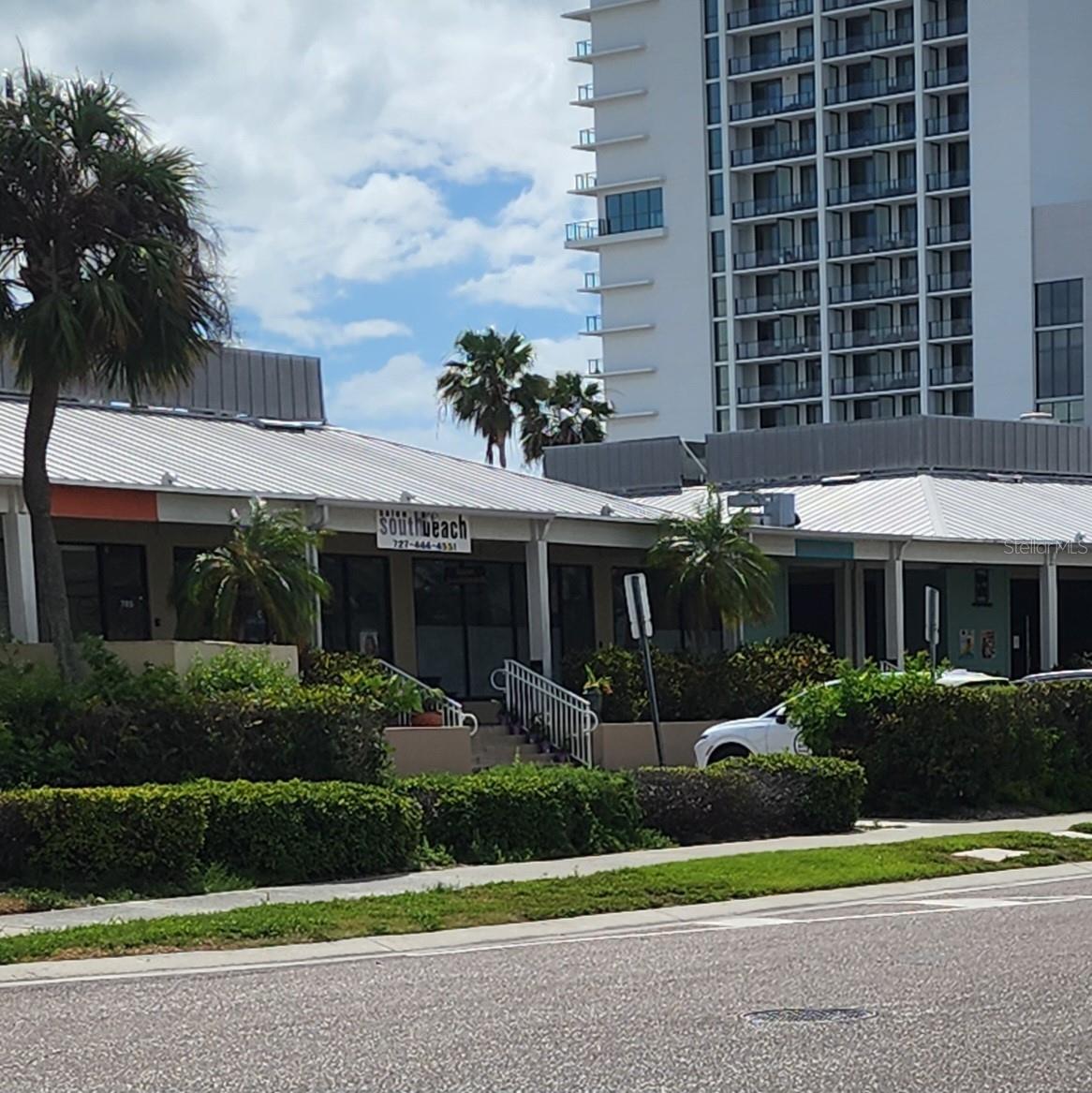 BAYSIDE CONDO - Residential