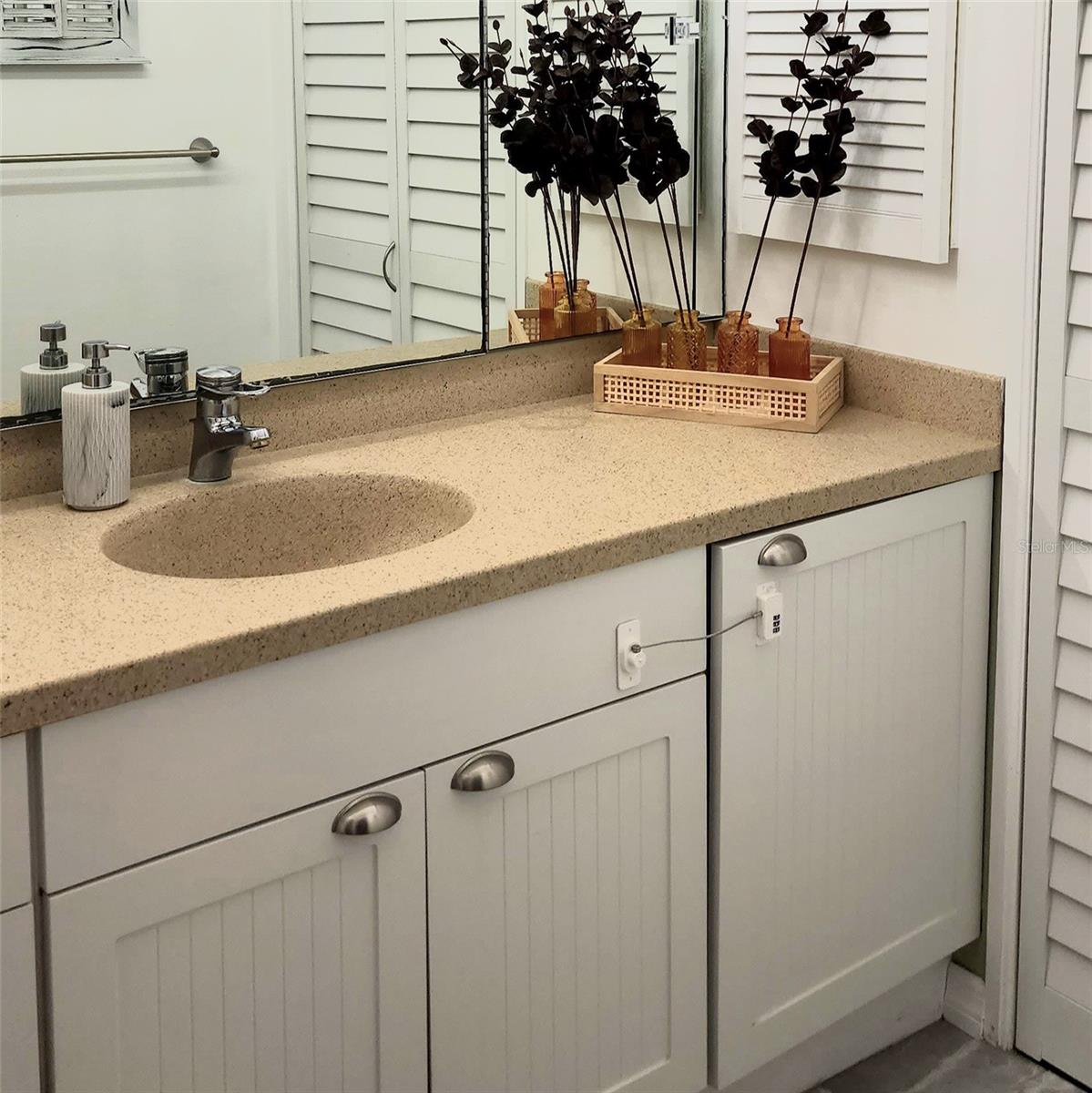 BAYSIDE CONDO - Residential