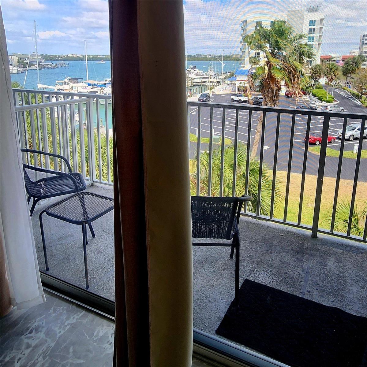 BAYSIDE CONDO - Residential