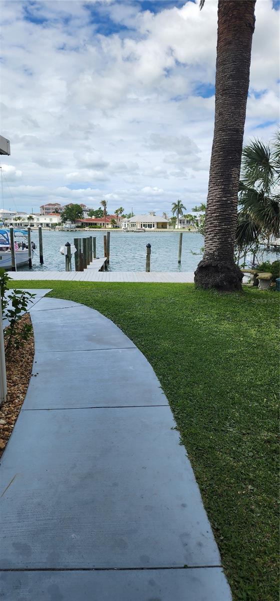 BAYSIDE CONDO - Residential