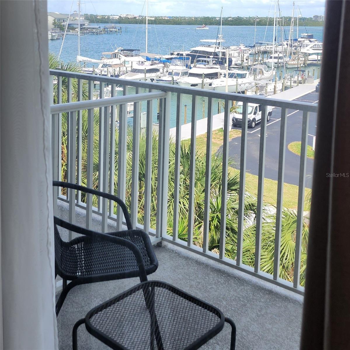 BAYSIDE CONDO - Residential