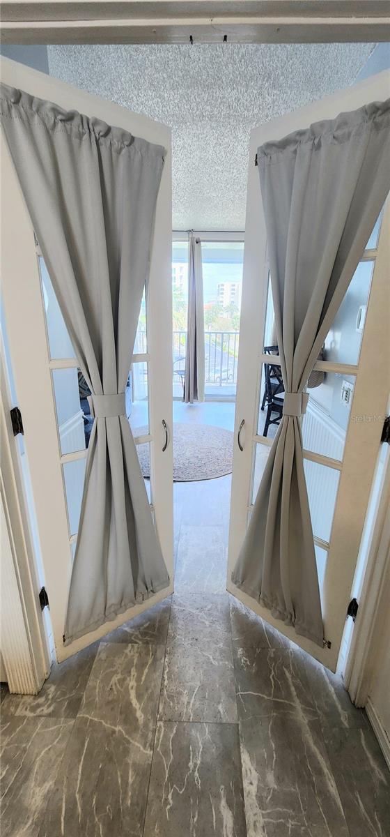 BAYSIDE CONDO - Residential