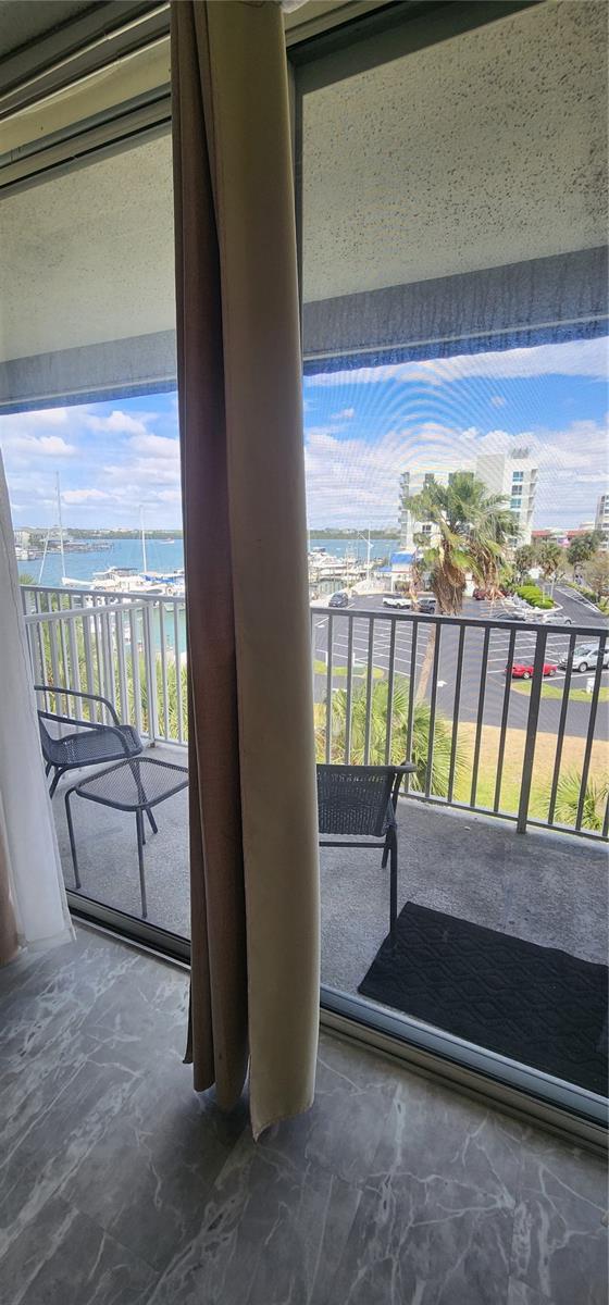 BAYSIDE CONDO - Residential