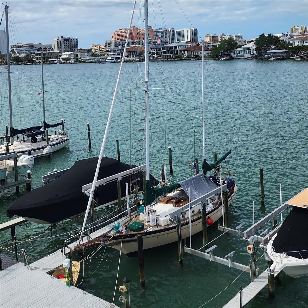 BAYSIDE CONDO - Residential