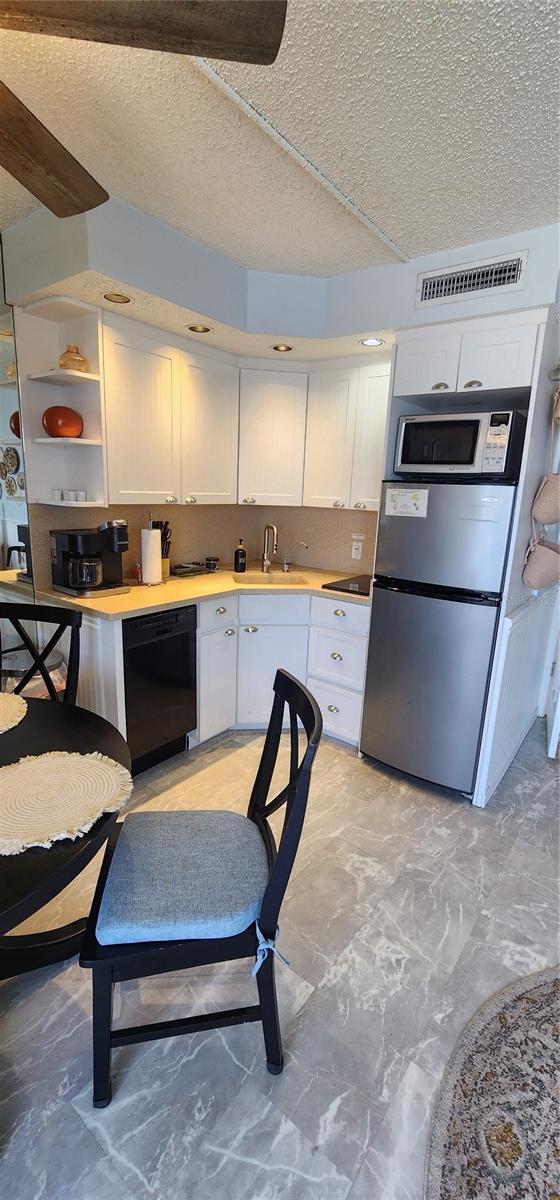 BAYSIDE CONDO - Residential