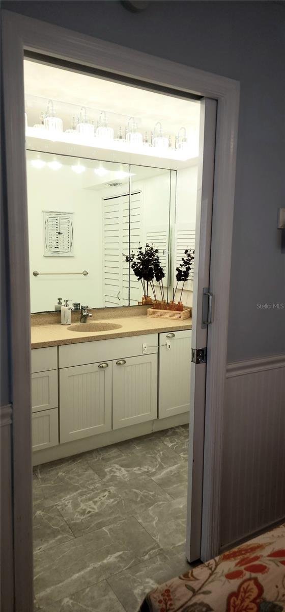 BAYSIDE CONDO - Residential