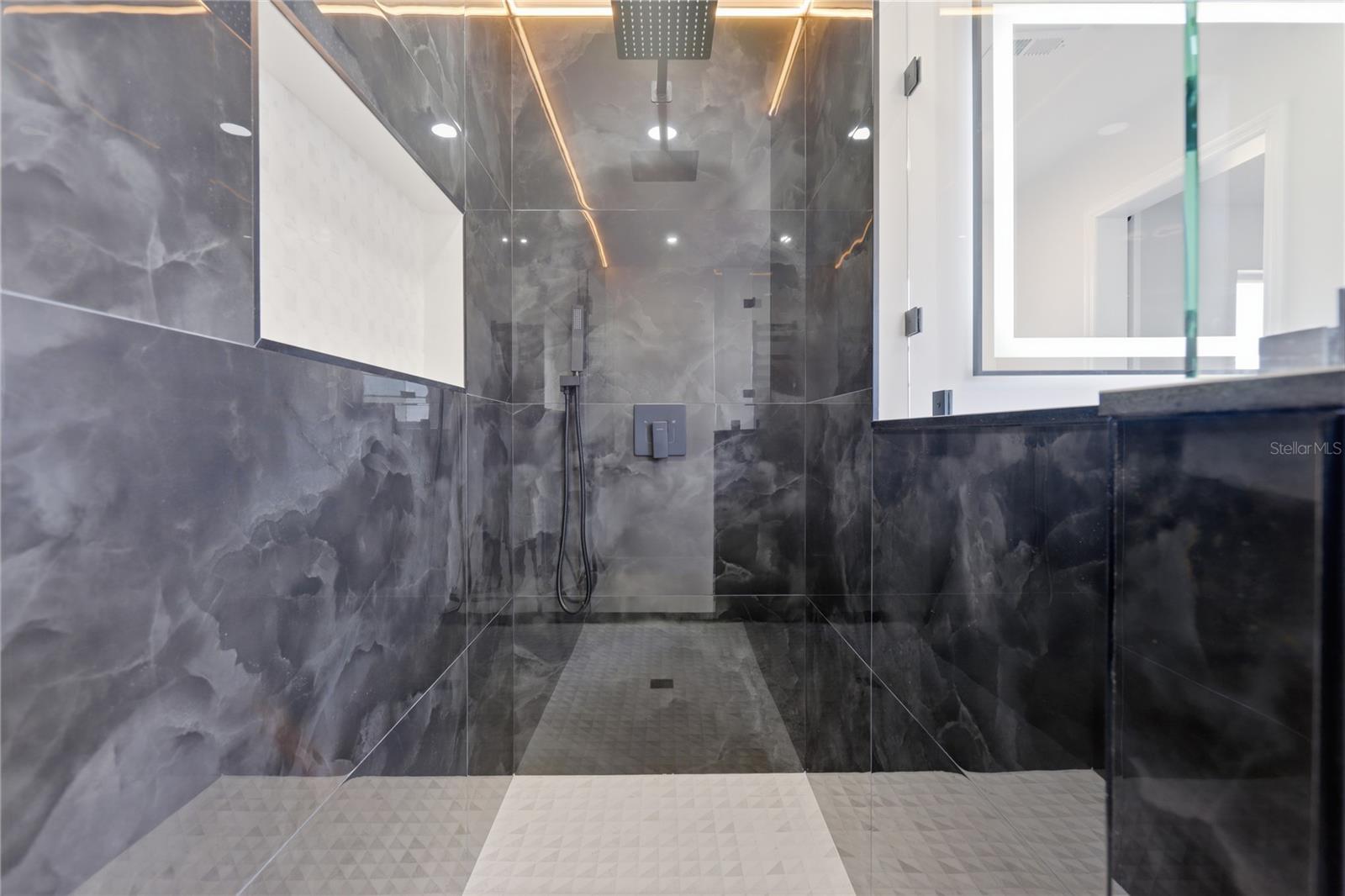 DELTONA LAKES UNIT 7 - Residential