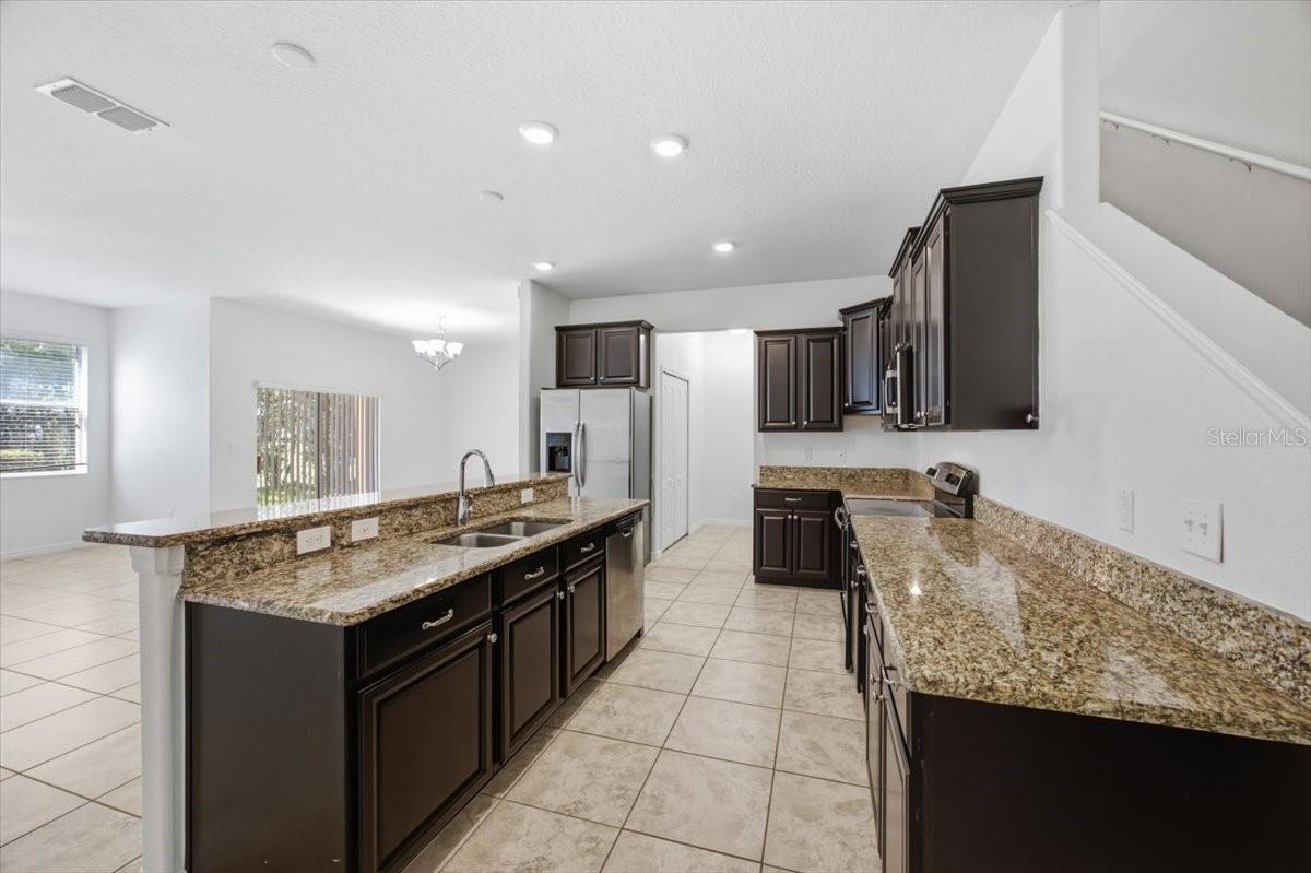 3606 RODRICK CIR