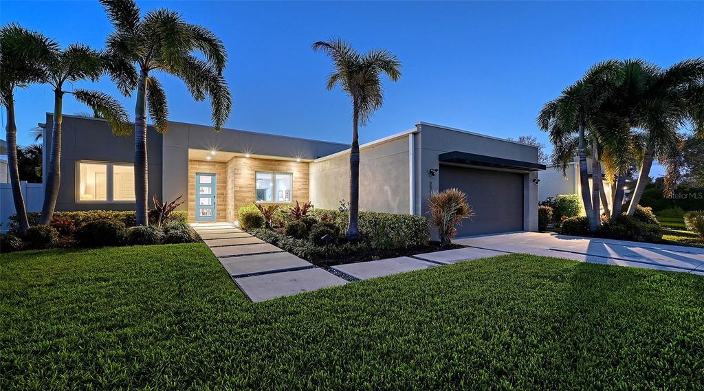 Photo of 2215 Datura Street, Sarasota, FL 34239 (MLS # A4681704)